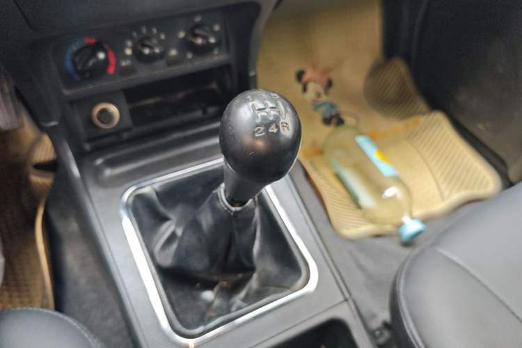 Used Dongfeng Oting 2007 2.4L Manual Two-Wheel Drive Luxury Edition Gear Lever