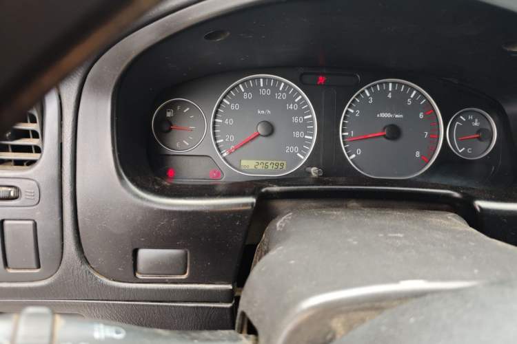Used Dongfeng Oting 2007 2.4L Manual Two-Wheel Drive Luxury Edition Odometer Close Up