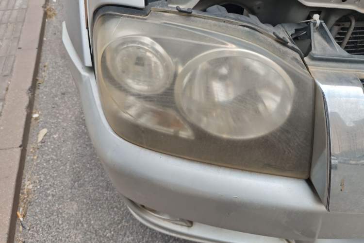 Used Dongfeng Oting 2007 2.4L Manual Two-Wheel Drive Luxury Edition Right Front Headlight