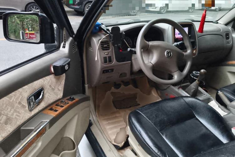 Used Dongfeng Oting 2013 2.4L Manual Two-Wheel Drive Luxury Edition Driver Seat