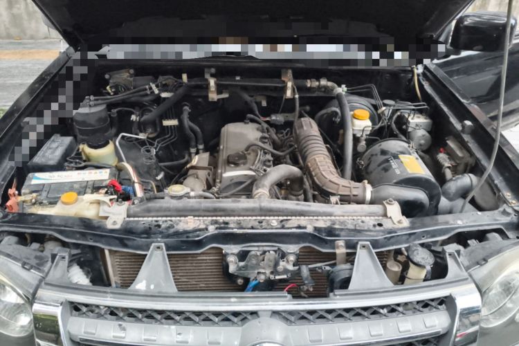 Used Dongfeng Oting 2013 2.4L Manual Two-Wheel Drive Luxury Edition Engine Bay