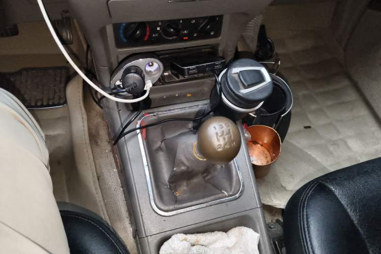 Used Dongfeng Oting 2013 2.4L Manual Two-Wheel Drive Luxury Edition Gear Lever