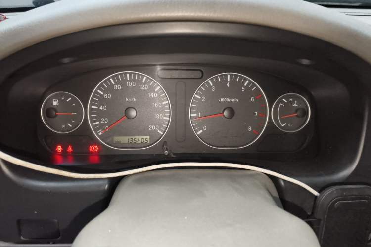 Used Dongfeng Oting 2013 2.4L Manual Two-Wheel Drive Luxury Edition Instrument Cluster