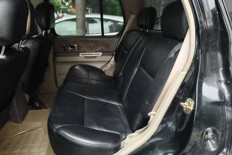 Used Dongfeng Oting 2013 2.4L Manual Two-Wheel Drive Luxury Edition Left Rear Seat