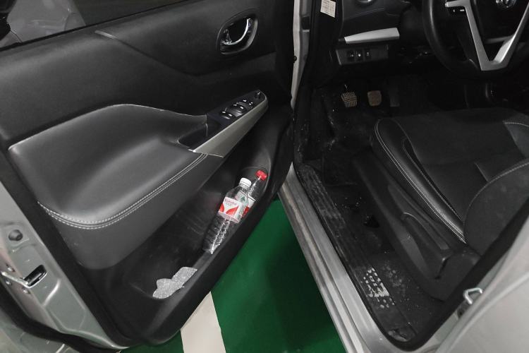 Used Dongfeng Palazzo 2021 1.8T Manual Two-Wheel Drive Elite Edition Driver Seat