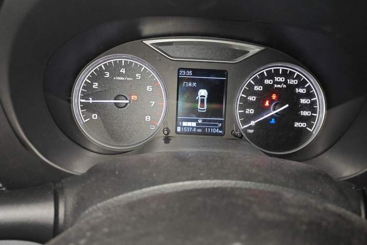 Used Dongfeng Palazzo 2021 1.8T Manual Two-Wheel Drive Elite Edition Odometer Close Up