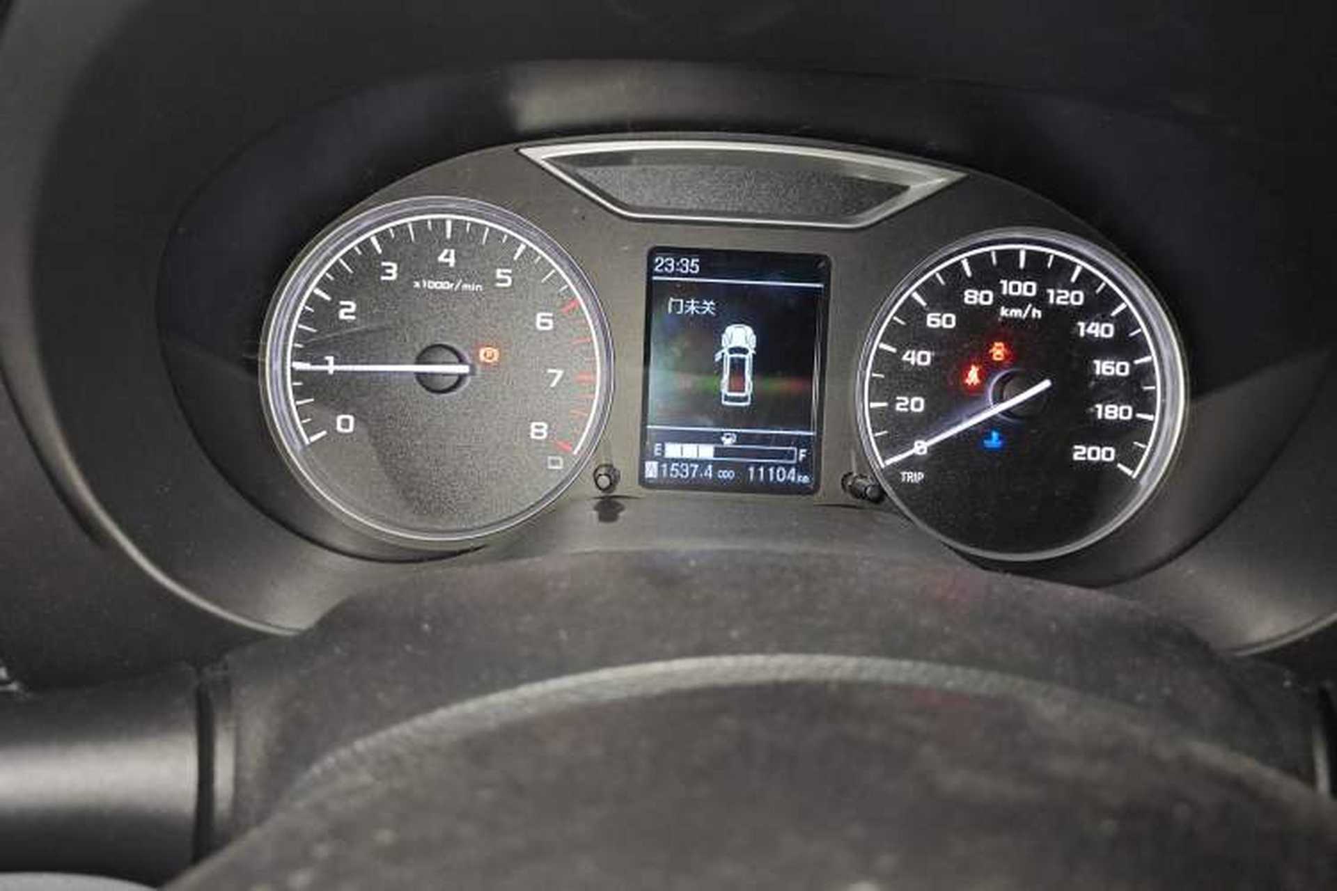 Used Dongfeng Palazzo 2021 1.8T Manual Two-Wheel Drive Elite Edition Odometer Close Up