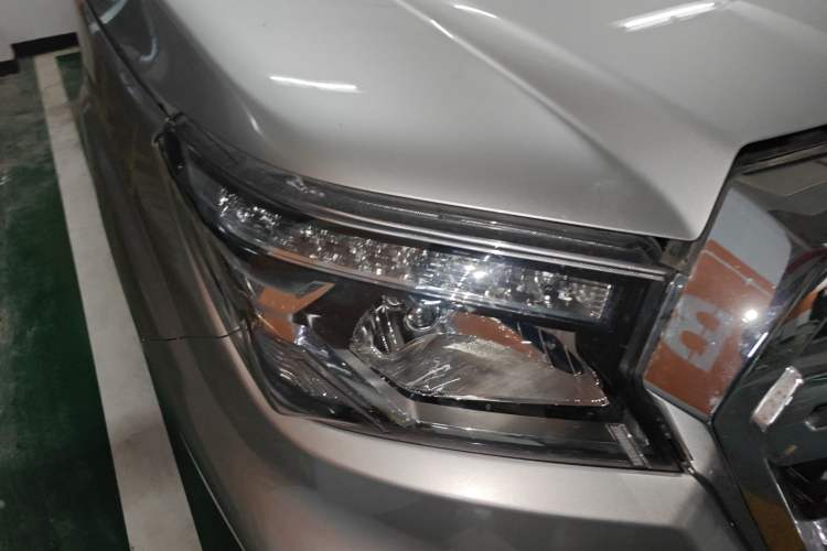Used Dongfeng Palazzo 2021 1.8T Manual Two-Wheel Drive Elite Edition Right Front Headlight
