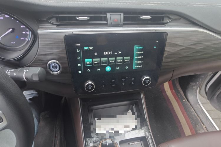 Used Dongfeng Palazzo 2022 2.0T Automatic All-Wheel Drive Zunya Trim Audio And AC Panel
