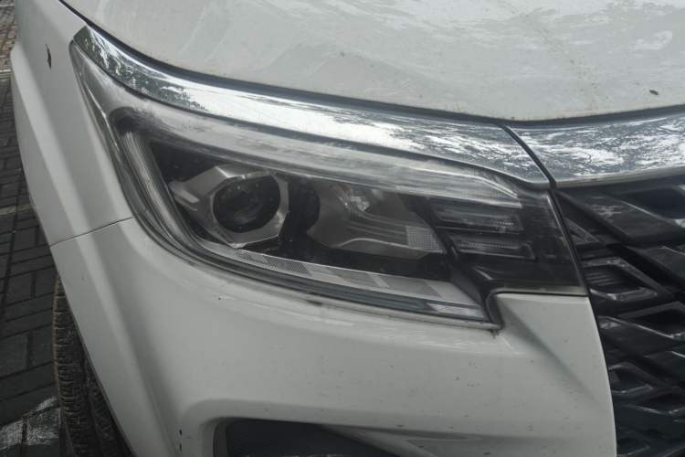 Used Dongfeng Palazzo 2022 2.0T Automatic All-Wheel Drive Zunya Trim Right Front Headlight