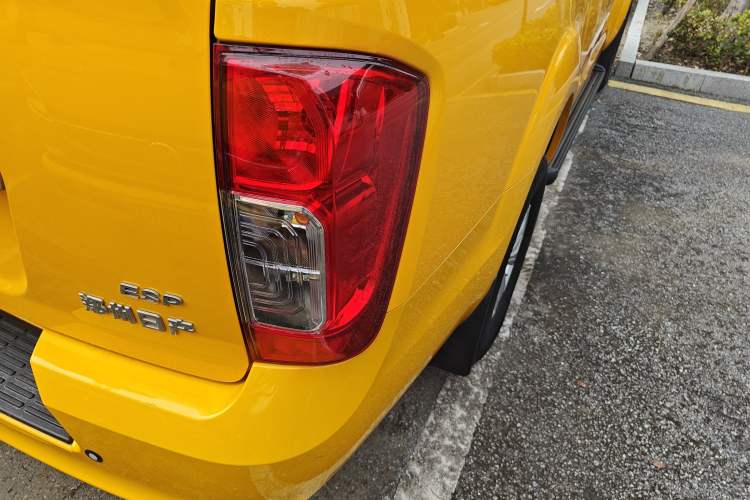 Used Dongfeng Palazzo 2021 1.8T Manual Two-Wheel Drive Elite Edition Exterior 6