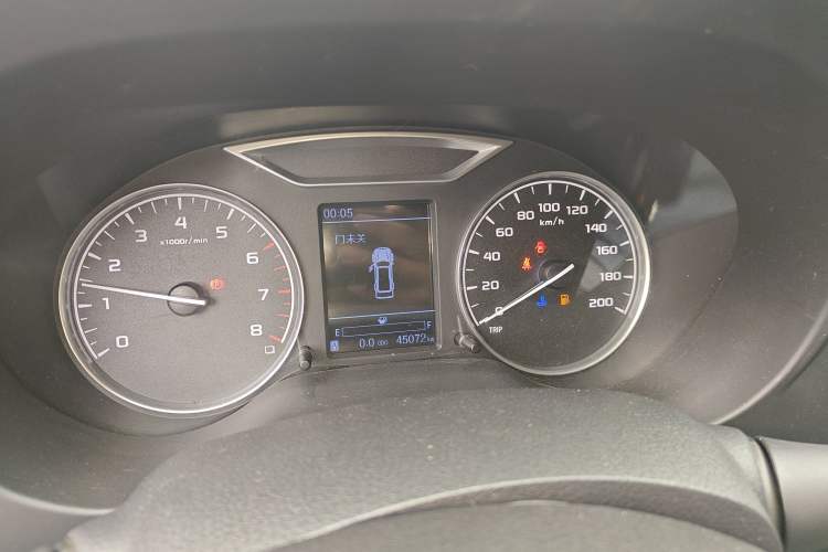 Used Dongfeng Palazzo 2021 1.8T Manual Two-Wheel Drive Elite Edition Instrument Cluster