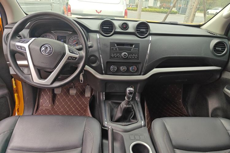Used Dongfeng Palazzo 2021 1.8T Manual Two-Wheel Drive Elite Edition Interior 2
