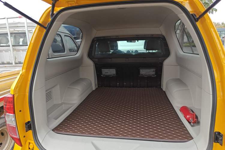Used Dongfeng Palazzo 2021 1.8T Manual Two-Wheel Drive Elite Edition Trunk
