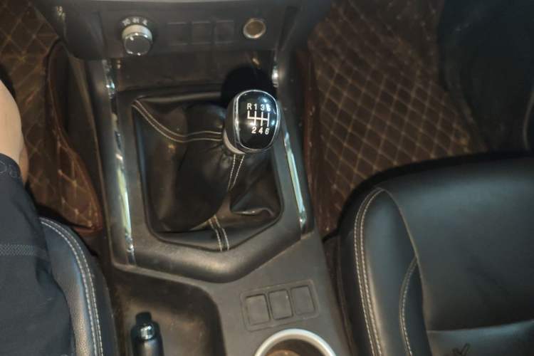 Used Dongfeng Palazzo 2021 1.8T Manual 4x4 Elite Edition Gear Lever