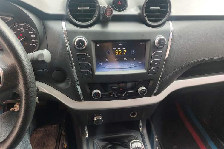Used Dongfeng Palazzo 2021 1.8T Manual 4x4 Elite Edition Audio And AC Panel