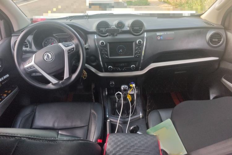 Used Dongfeng Palazzo 2021 1.8T Manual 4x4 Elite Edition Center Console