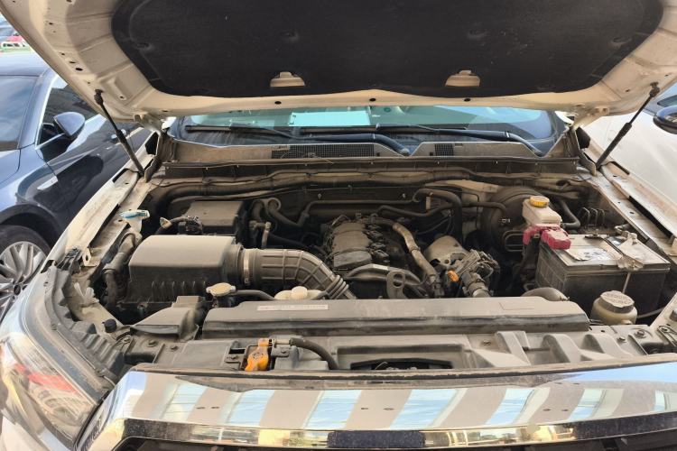 Used Dongfeng Palazzo 2021 1.8T Manual Two-Wheel Drive Elite Edition Engine Bay