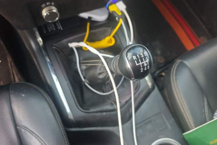 Used Dongfeng Palazzo 2021 1.8T Manual 4x4 Elite Edition Gear Lever