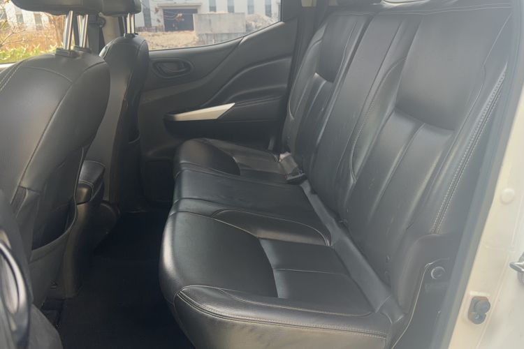 Used Dongfeng Palazzo 2021 1.8T Manual Two-Wheel Drive Elite Edition Interior 2