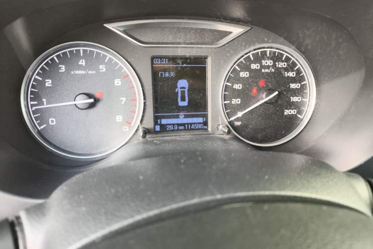 Used Dongfeng Palazzo 2021 1.8T Manual Two-Wheel Drive Elite Edition Odometer Close Up