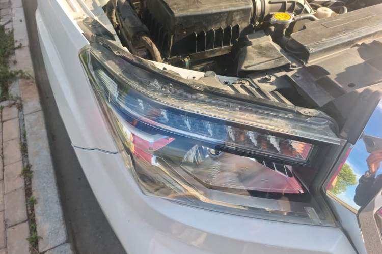Used Dongfeng Palazzo 2021 1.8T Manual 4x4 Elite Edition Right Front Headlight