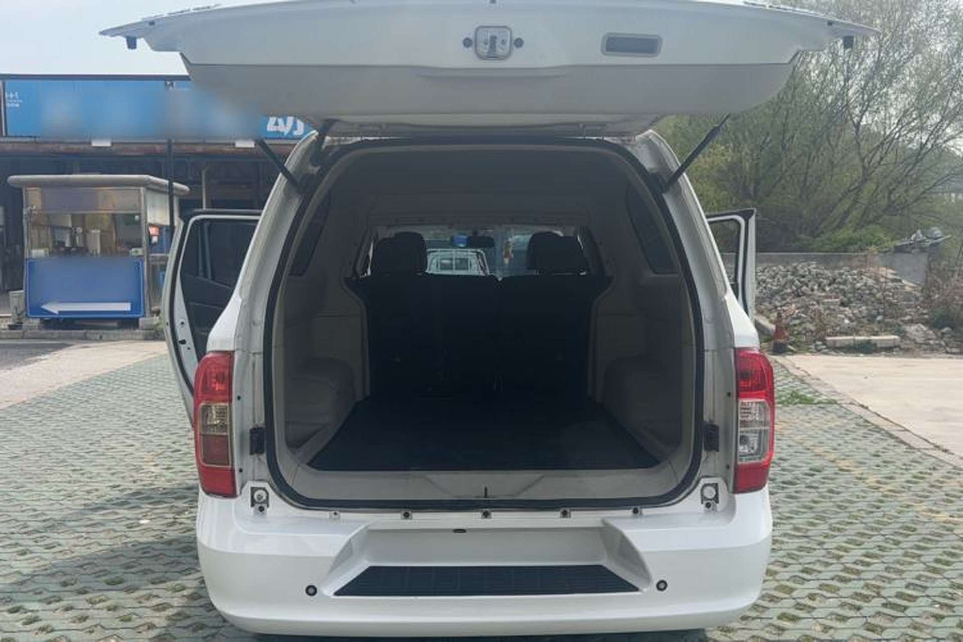 Used Dongfeng Palazzo 2021 1.8T Manual Two-Wheel Drive Elite Edition Trunk