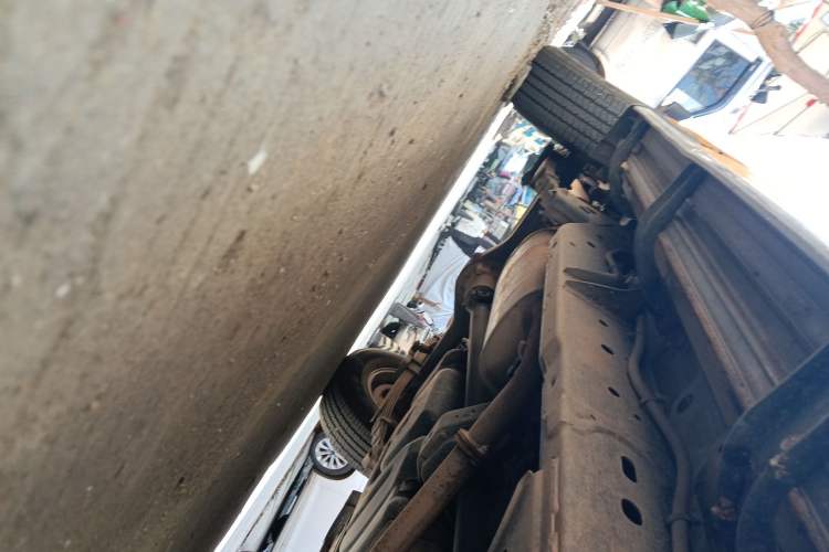 Used Dongfeng Palazzo 2021 1.8T Manual Two-Wheel Drive Elite Edition Chassis Front Right