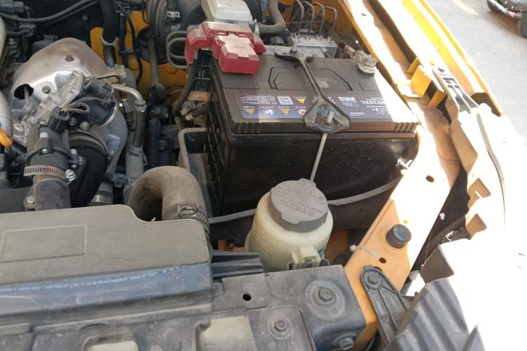 Used Dongfeng Palazzo 2021 1.8T Manual Two-Wheel Drive Elite Edition Engine Bay Left