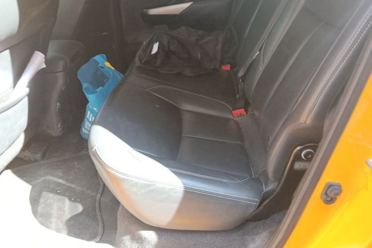 Used Dongfeng Palazzo 2021 1.8T Manual Two-Wheel Drive Elite Edition Left Rear Seat