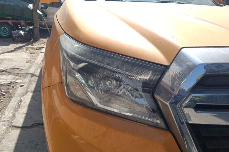 Used Dongfeng Palazzo 2021 1.8T Manual Two-Wheel Drive Elite Edition Right Front Headlight