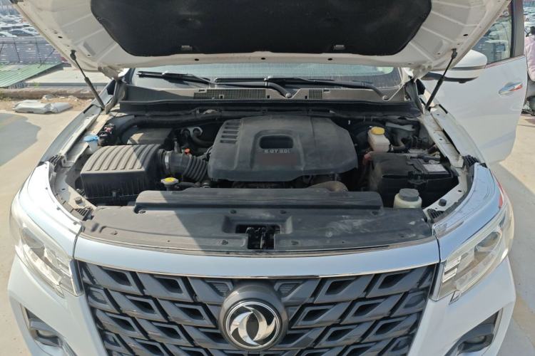 Used Dongfeng Palazzo 2022 2.0T Manual Two-Wheel Drive Luxury Version Engine Bay