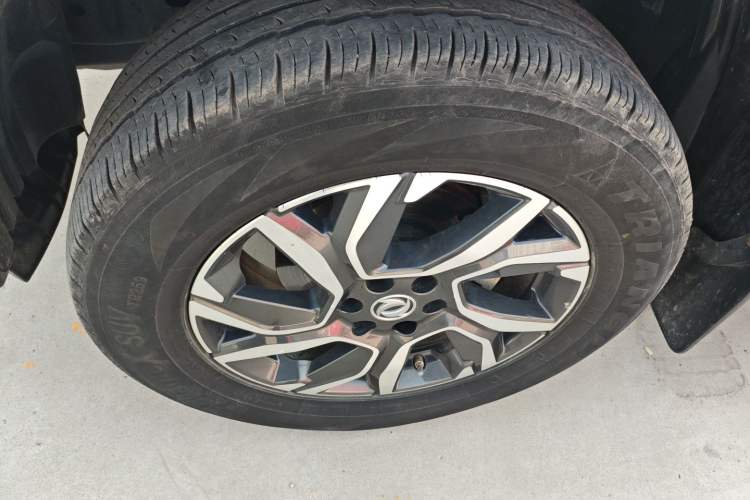 Used Dongfeng Palazzo 2022 2.0T Manual Two-Wheel Drive Luxury Version Exterior 4