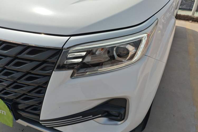 Used Dongfeng Palazzo 2022 2.0T Manual Two-Wheel Drive Luxury Version Left Front Headlight