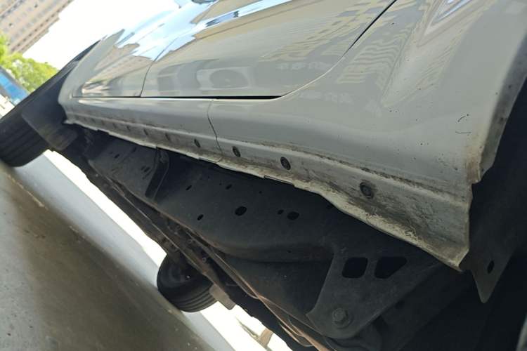 Used Dongfeng Palazzo 2022 2.0T Automatic All-Wheel Drive Zunya Trim Left Side Sill