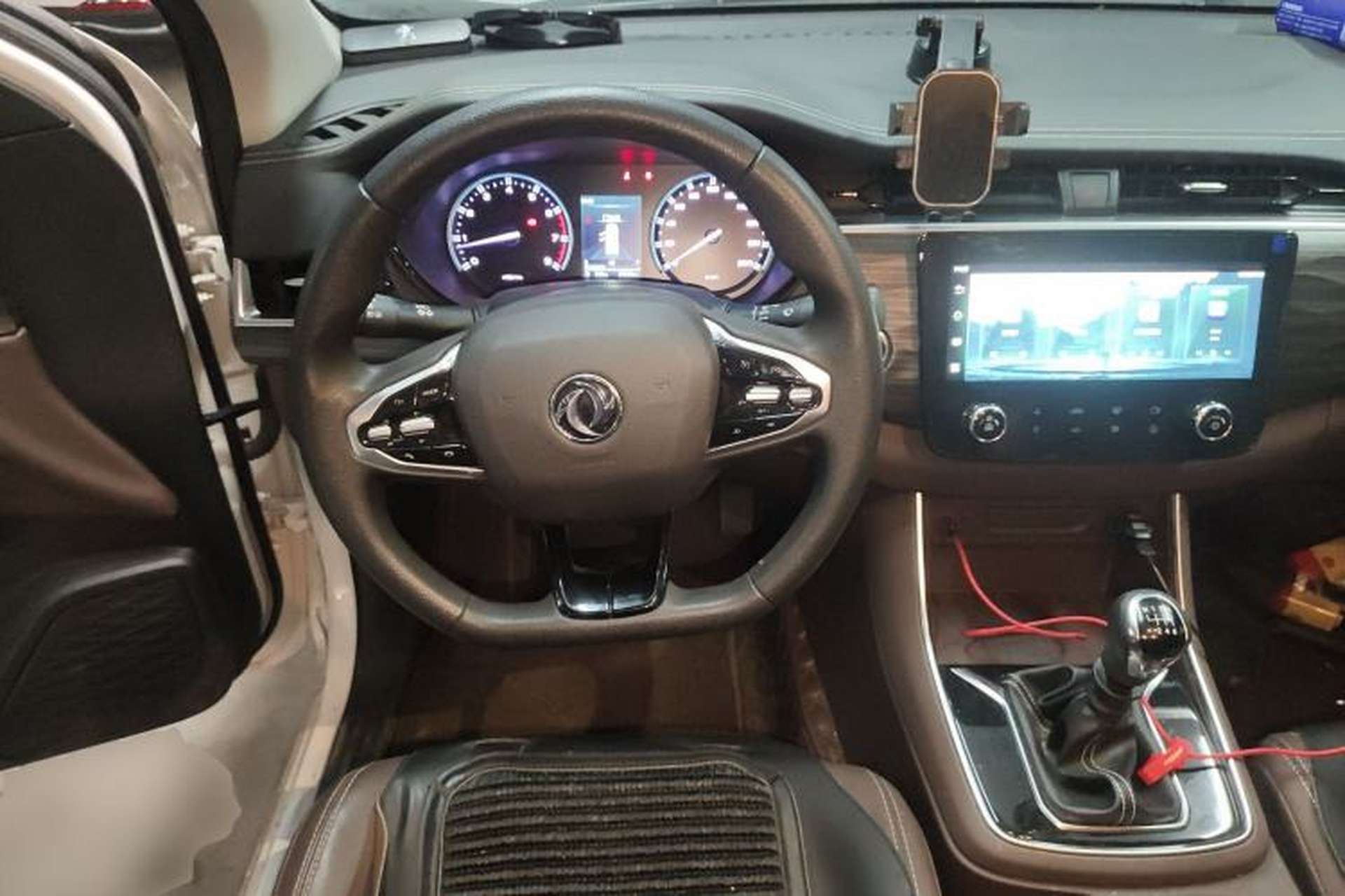 Used Dongfeng Palazzo 2022 2.0T Manual Two-Wheel Drive Luxury Version Steering Wheel