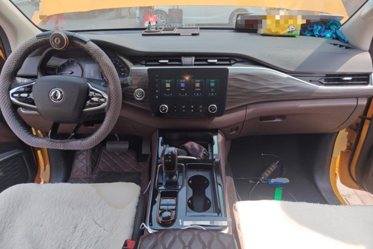 Used Dongfeng Palazzo 2022 2.0T Automatic All-Wheel Drive Zunya Trim Center Console
