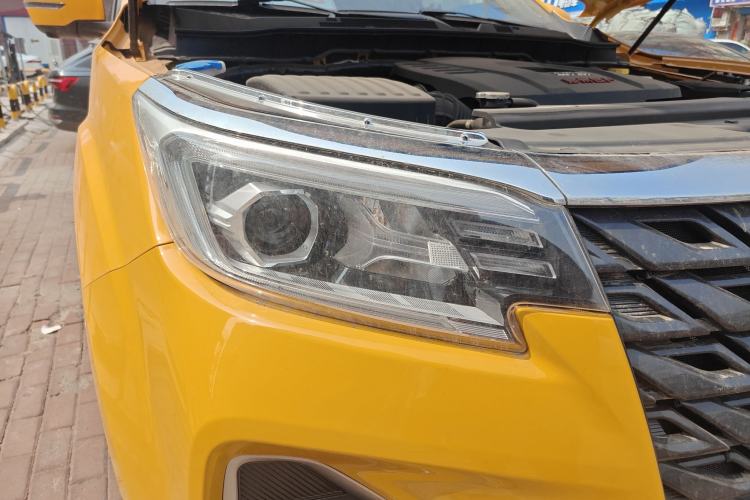 Used Dongfeng Palazzo 2022 2.0T Automatic All-Wheel Drive Zunya Trim Right Front Headlight