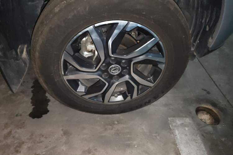 Used Dongfeng Palazzo 2023 2.0T Automatic All-Wheel Drive Prestige Version Right Front Wheel Hub