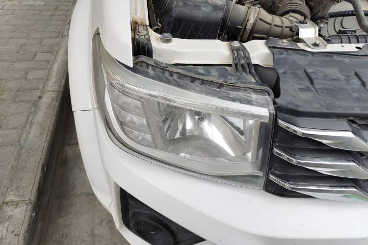 Used Dongfeng Ruichi 2021 2.4T Diesel 4x4 Adventure Edition Long Cargo Bed YCY24165-61 Right Front Headlight