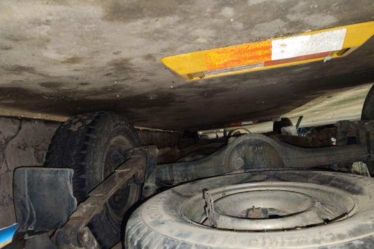 Used Dongfeng Ruichi 2010 3.0T Diesel Two-Wheel Drive Standard Version ZD30D13-3N Chassis Rear