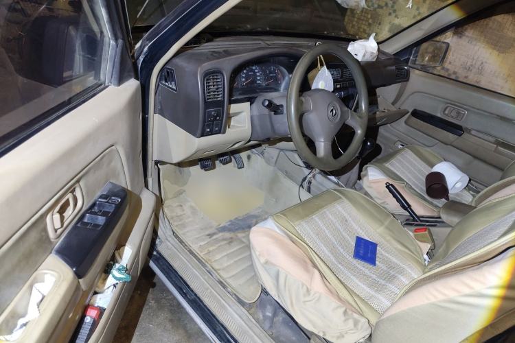 Used Dongfeng Ruichi 2010 3.0T Diesel Two-Wheel Drive Standard Version ZD30D13-3N Driver Seat