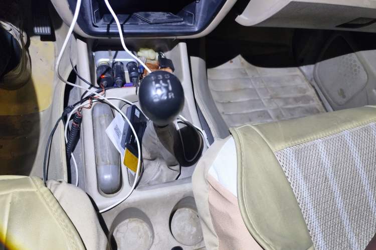 Used Dongfeng Ruichi 2010 3.0T Diesel Two-Wheel Drive Standard Version ZD30D13-3N Gear Lever