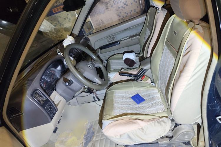 Used Dongfeng Ruichi 2010 3.0T Diesel Two-Wheel Drive Standard Version ZD30D13-3N Left Front Seat
