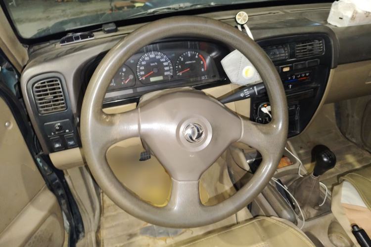 Used Dongfeng Ruichi 2010 3.0T Diesel Two-Wheel Drive Standard Version ZD30D13-3N Steering Wheel