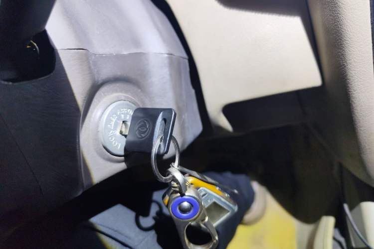 Used Dongfeng Ruichi 2010 3.0T Diesel Two-Wheel Drive Standard Version ZD30D13-3N Vehicle Key