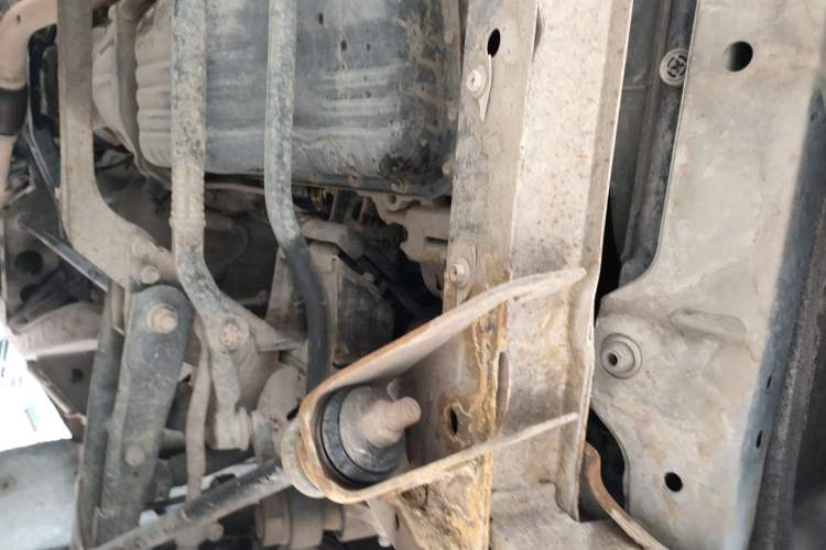 Used Dongfeng Ruichi 2010 2.4L Gasoline 4x4 Standard Version ZG24 Chassis Front