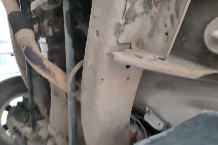 Used Dongfeng Ruichi 2010 2.4L Gasoline 4x4 Standard Version ZG24 Chassis Front Right