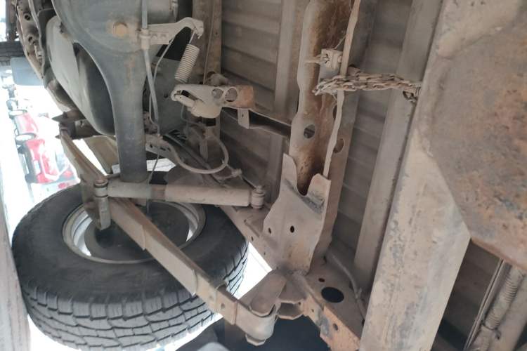 Used Dongfeng Ruichi 2010 2.4L Gasoline 4x4 Standard Version ZG24 Chassis Rear