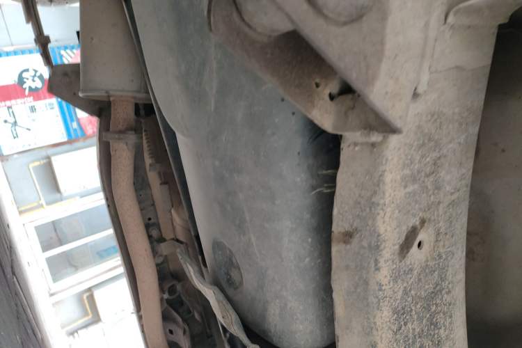 Used Dongfeng Ruichi 2010 2.4L Gasoline 4x4 Standard Version ZG24 Chassis Rear Right